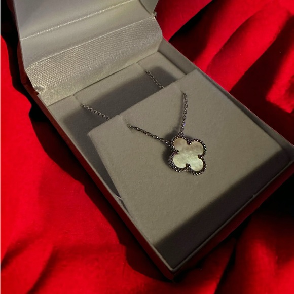 Van Cleef necklace - Picture 7 of 7